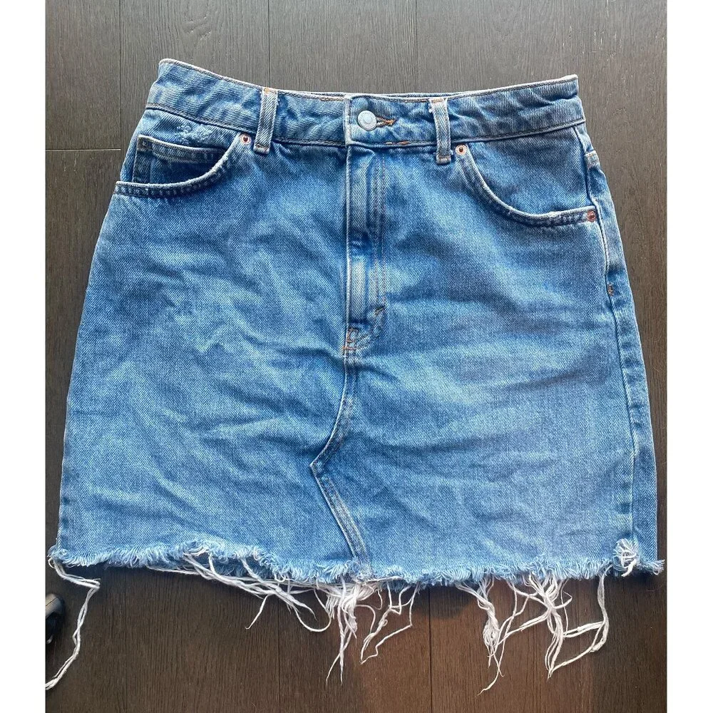 Topshop Denim Skirt Raw Hem Medium Wash Mini Size 6 - Picture 1 of 6